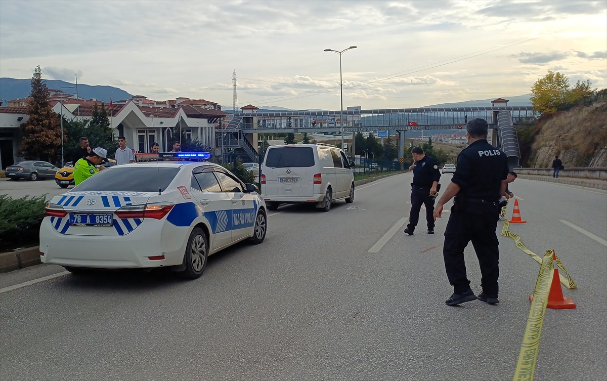 Karabük'te kamyonetle çarpışan motosikletin sürücüsü genç kız öldü