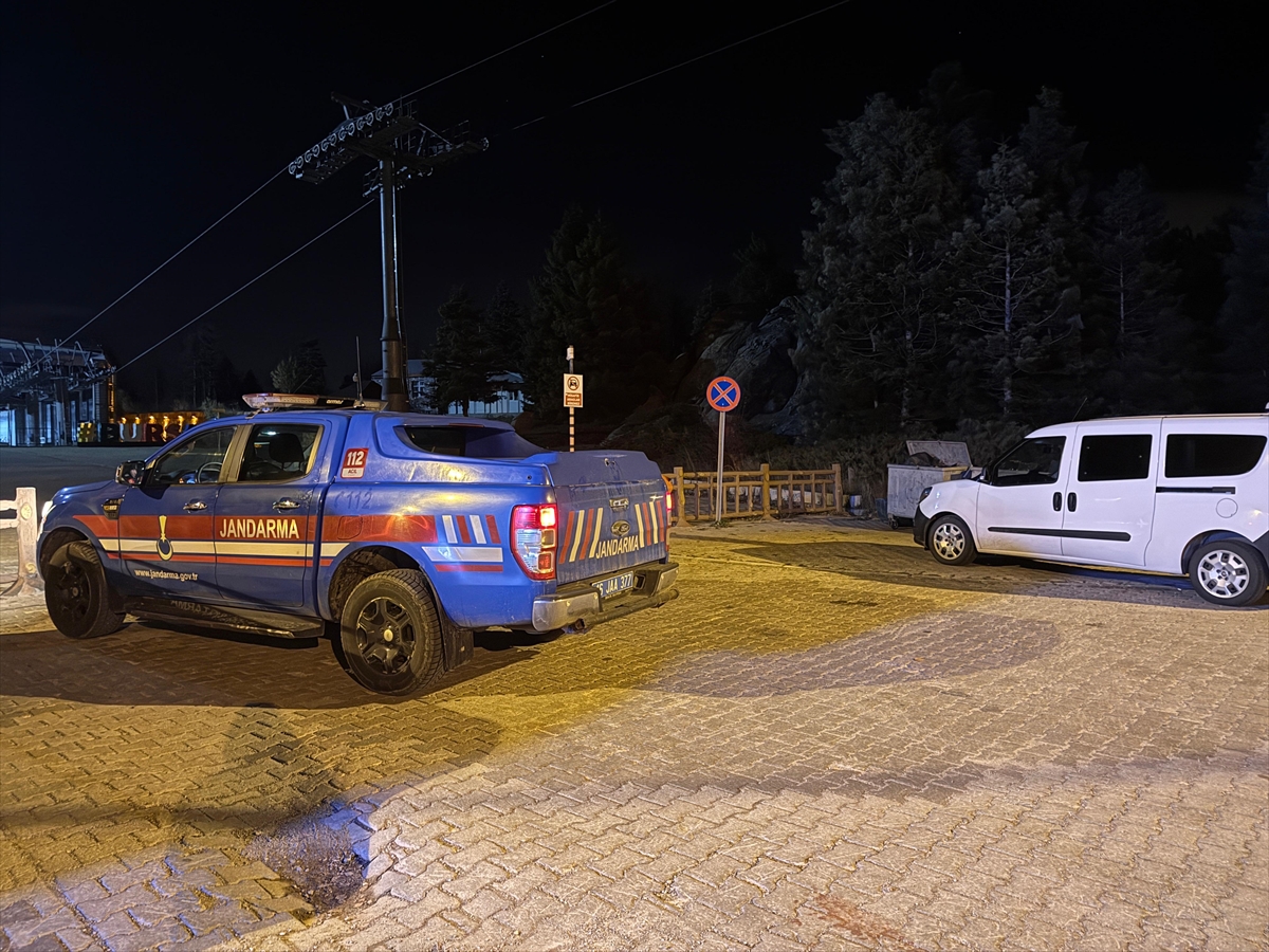 Uludağ'da ormanda kaybolan 2 kişi bulundu