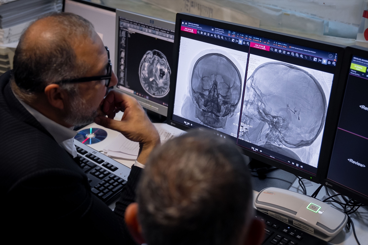 Sağlık sistemlerinin geleceğinde yapay zeka ve robotik cerrahi yer alacak