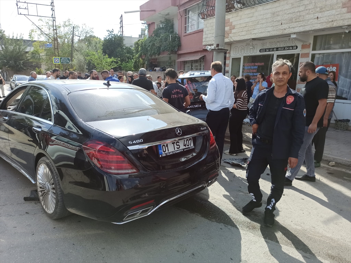 Adana'da otomobille çarpışan golf aracındaki 3 kişi yaralandı