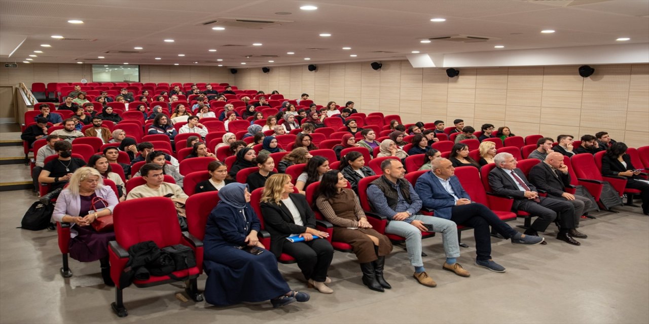 OMÜ’de Cumhuriyet’in 102. yılına özel “İmparatorluktan Cumhuriyete Eğitim” konulu konferans düzenlendi