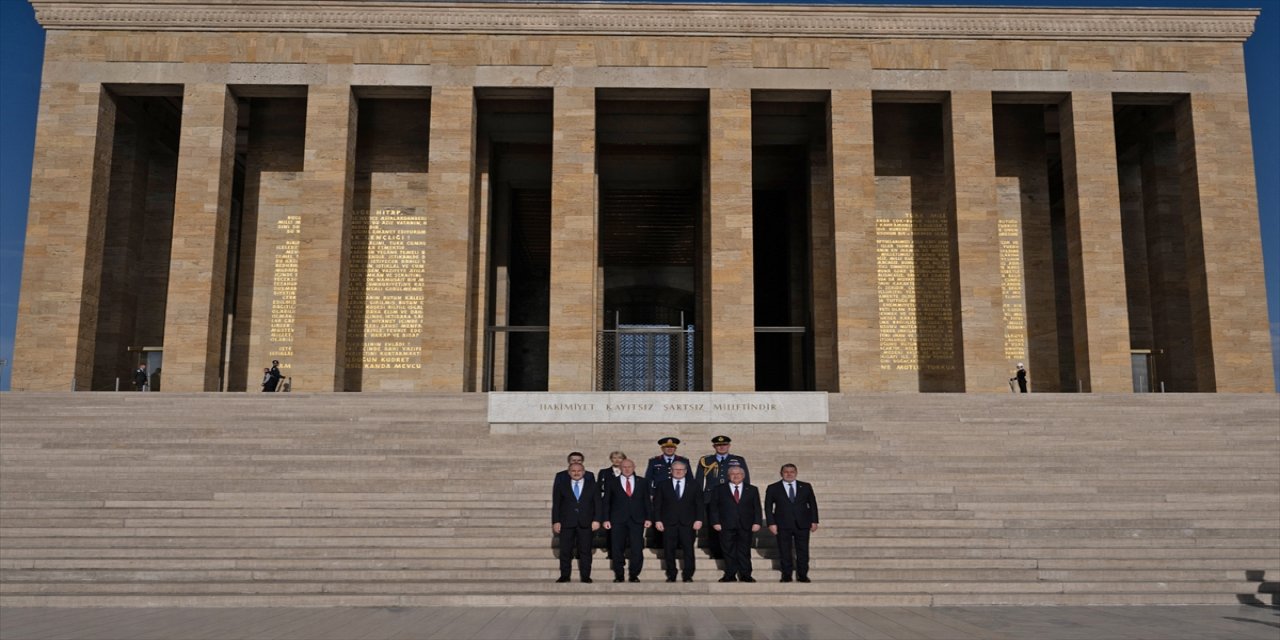 İngiltere Başbakanı Keir Starmer, Anıtkabir’i ziyaret etti