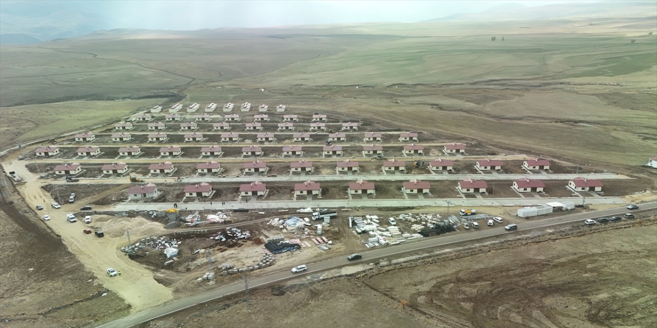 Bingöl-Karlıova depreminde hasar gören Çat’ta yeni konutlar teslim aşamasına geldi