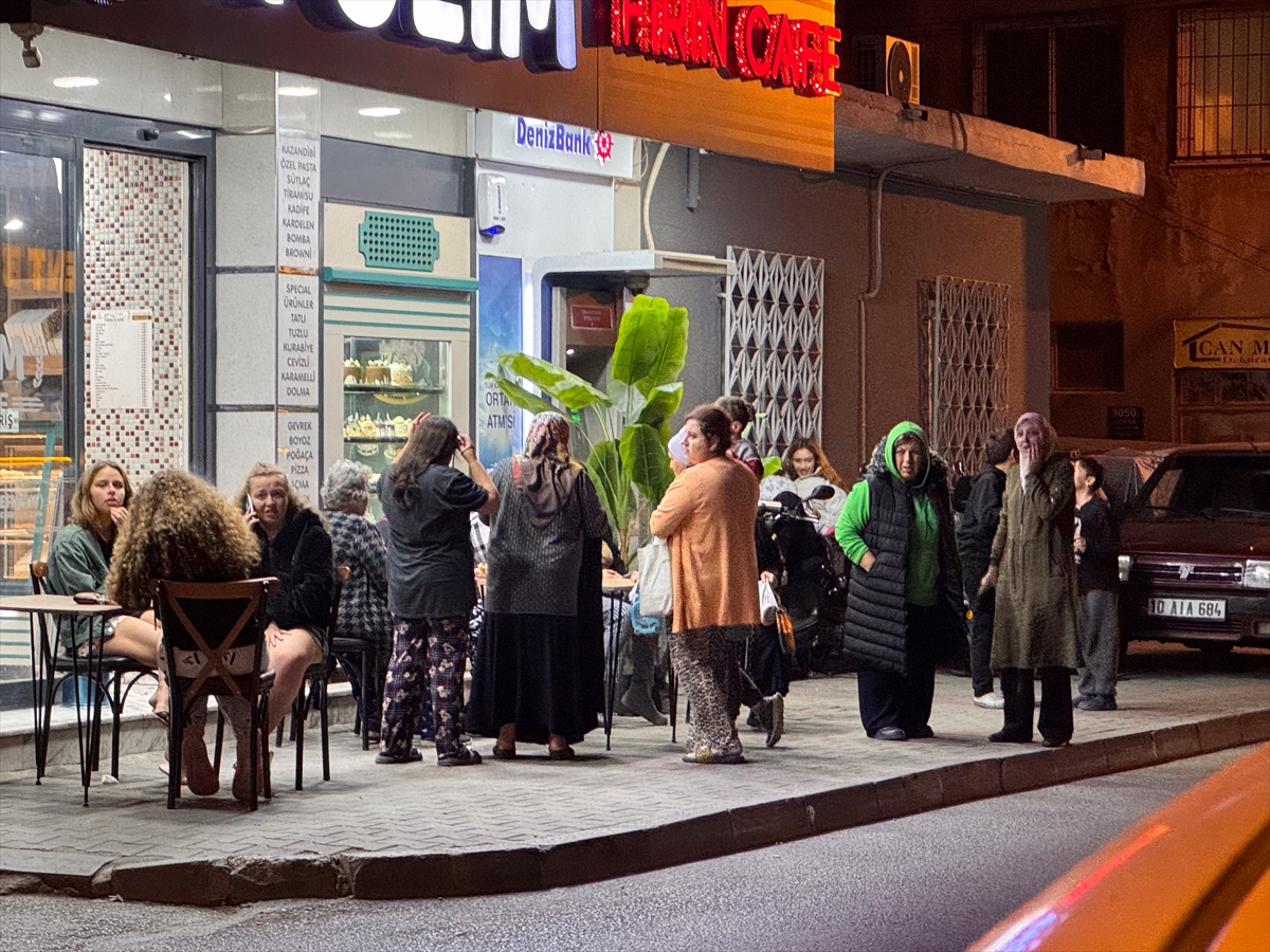 Balıkesir'de 6,1 büyüklüğünde deprem