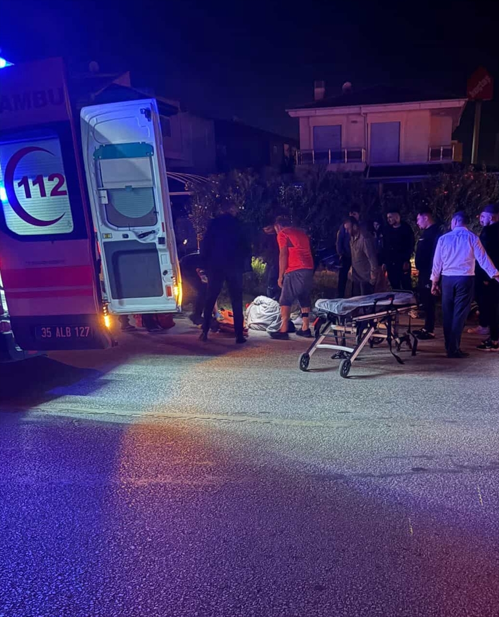 İzmir Çeşme’de otomobille çarpışan motosikletteki 1 kişi öldü, 1 kişi yaralandı