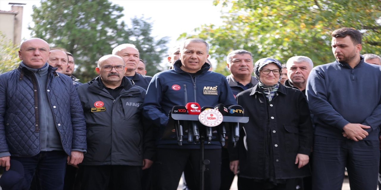 Bakan Yerlikaya: Sındırgı’daki depreme 25 milyon lira acil destek gönderildi, can kaybı ve ağır yaralı yok
