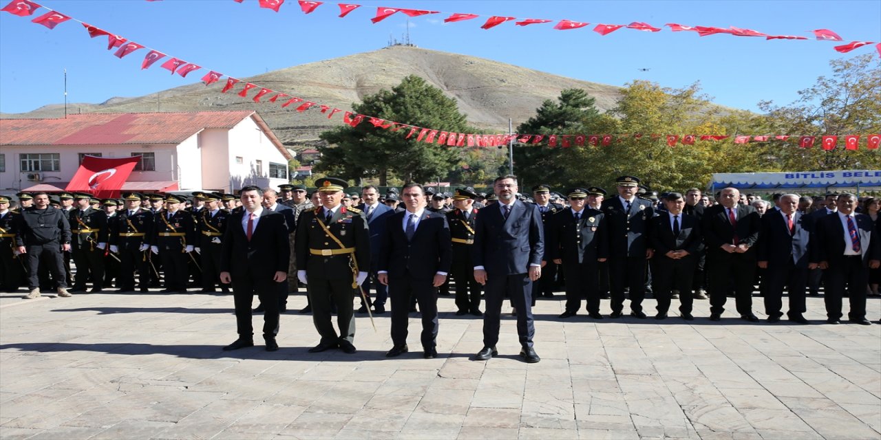Van, Hakkari, Bitlis ve Muş’ta 29 Ekim törenleriyle Cumhuriyet’in 102. yılı coşkuyla kutlandı