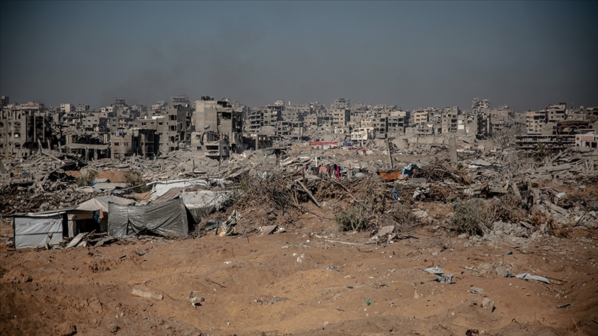 İsrail, ateşkese rağmen Gazze'nin doğusunda bombalama ve bina yıkımlarını sürdürüyor