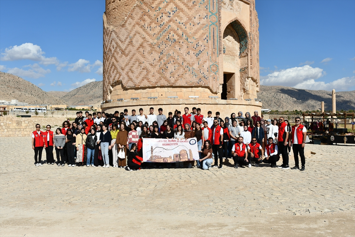 Batman'da Cumhuriyet'in 102. yılında 102 öğrenci Hasankeyf ilçesini gezdi