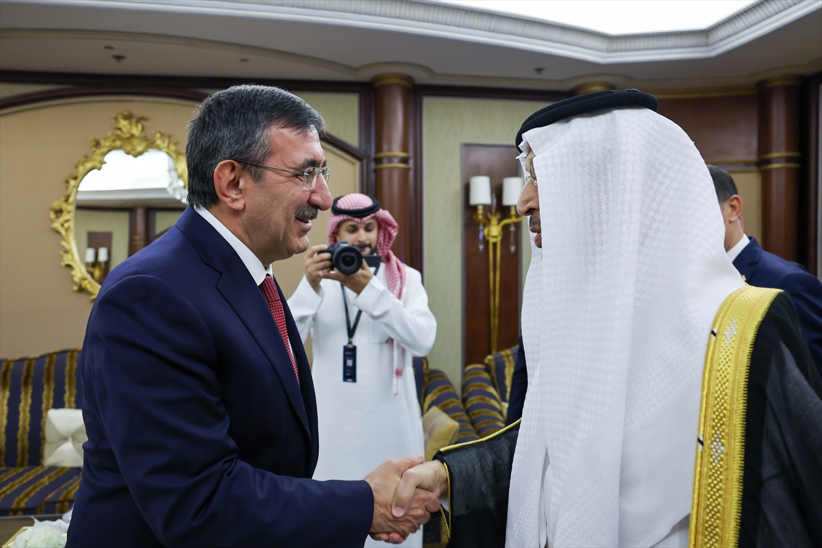 Cumhurbaşkanı Yardımcısı Yılmaz, Suudi Arabistan Yatırım Bakanı Falih'i kabul etti