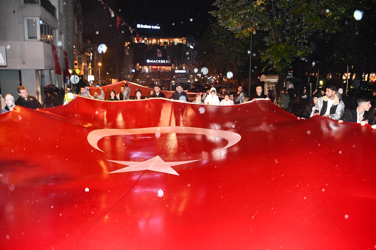 Bilecik'te Cumhuriyet'in 102. yılı fener alayıyla kutlandı