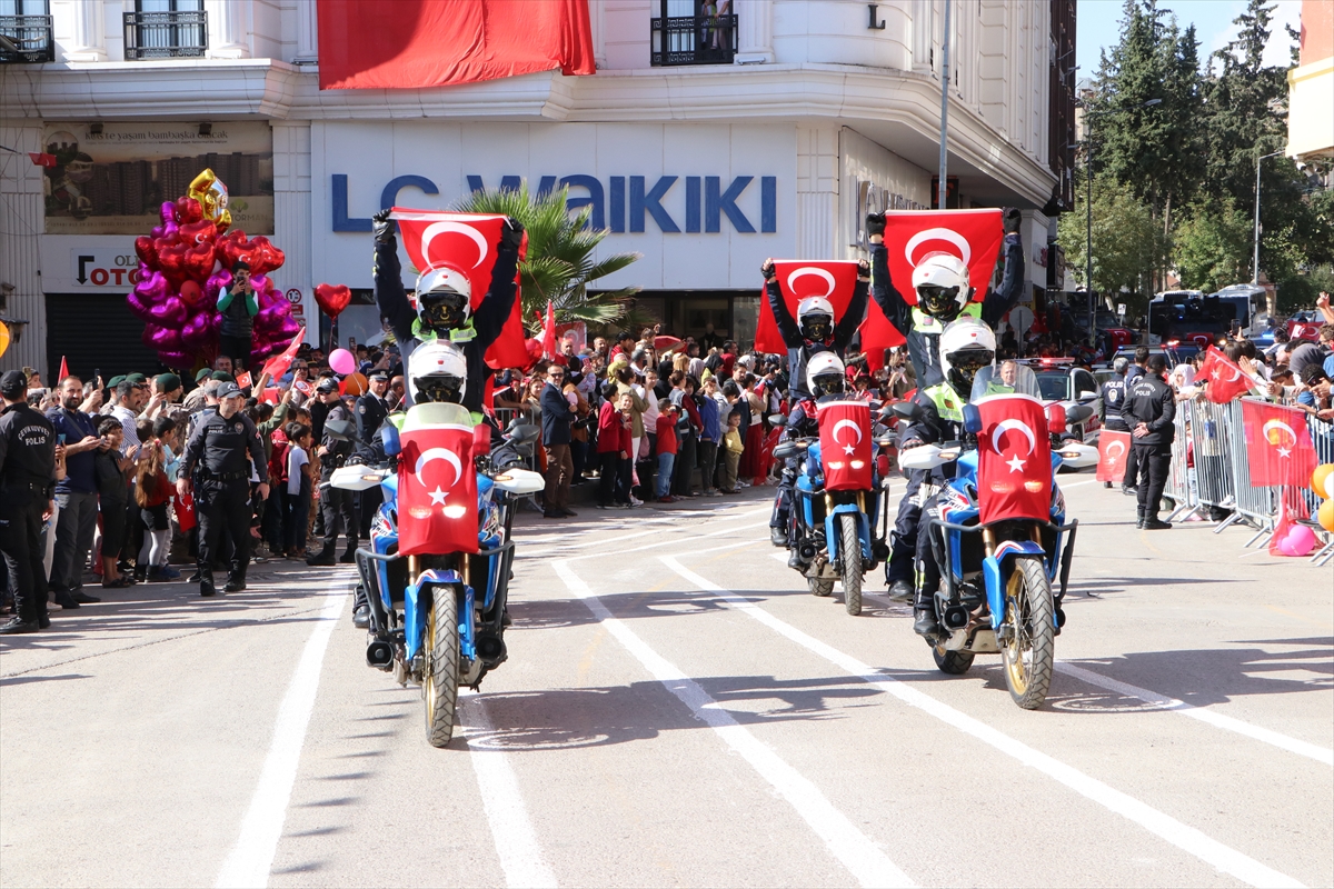 Gaziantep ve çevre illerde Cumhuriyet'in 102. yıl dönümü kutlamaları