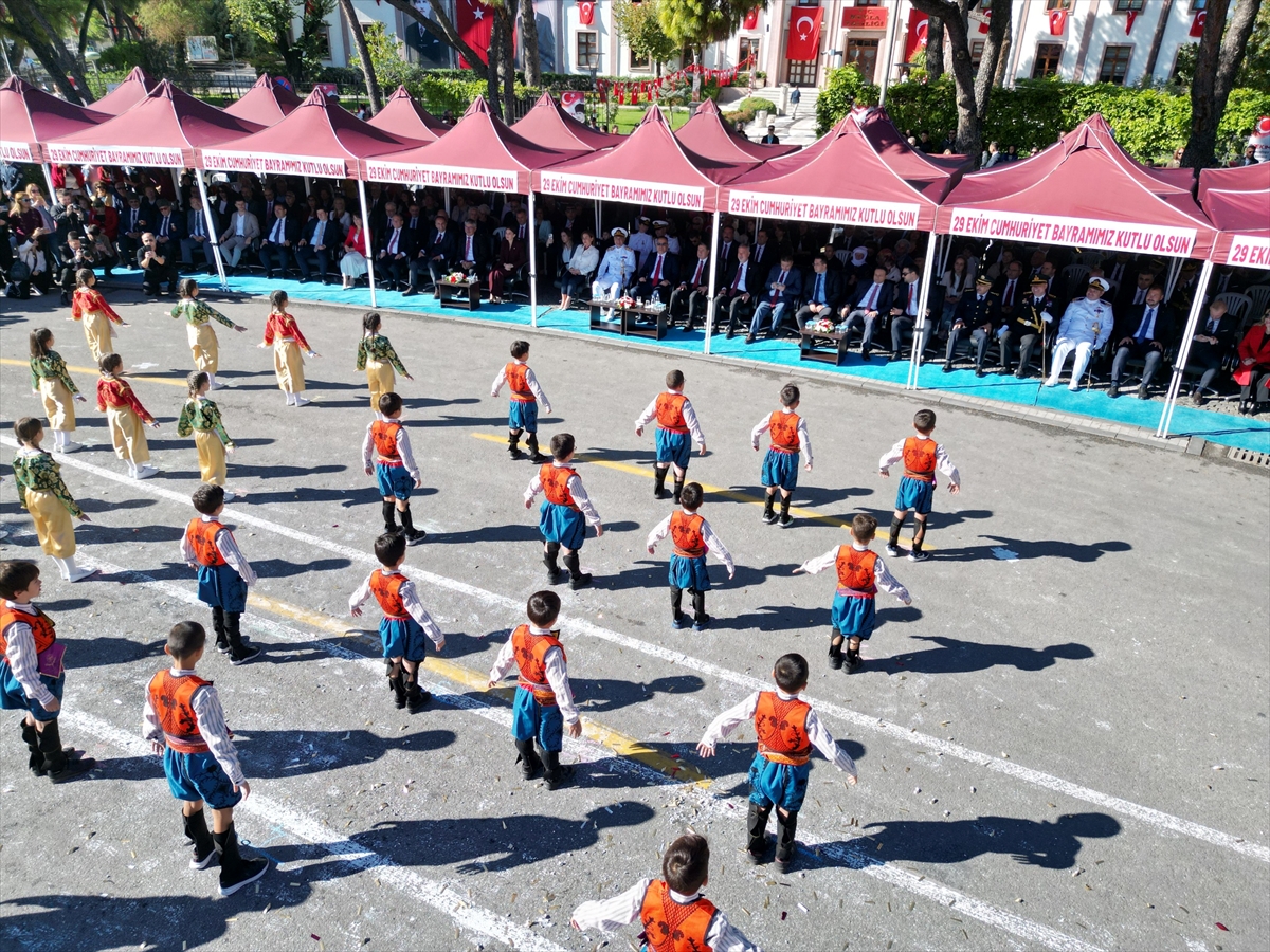 Antalya ve çevre illerde 29 Ekim Cumhuriyet Bayramı kutlandı