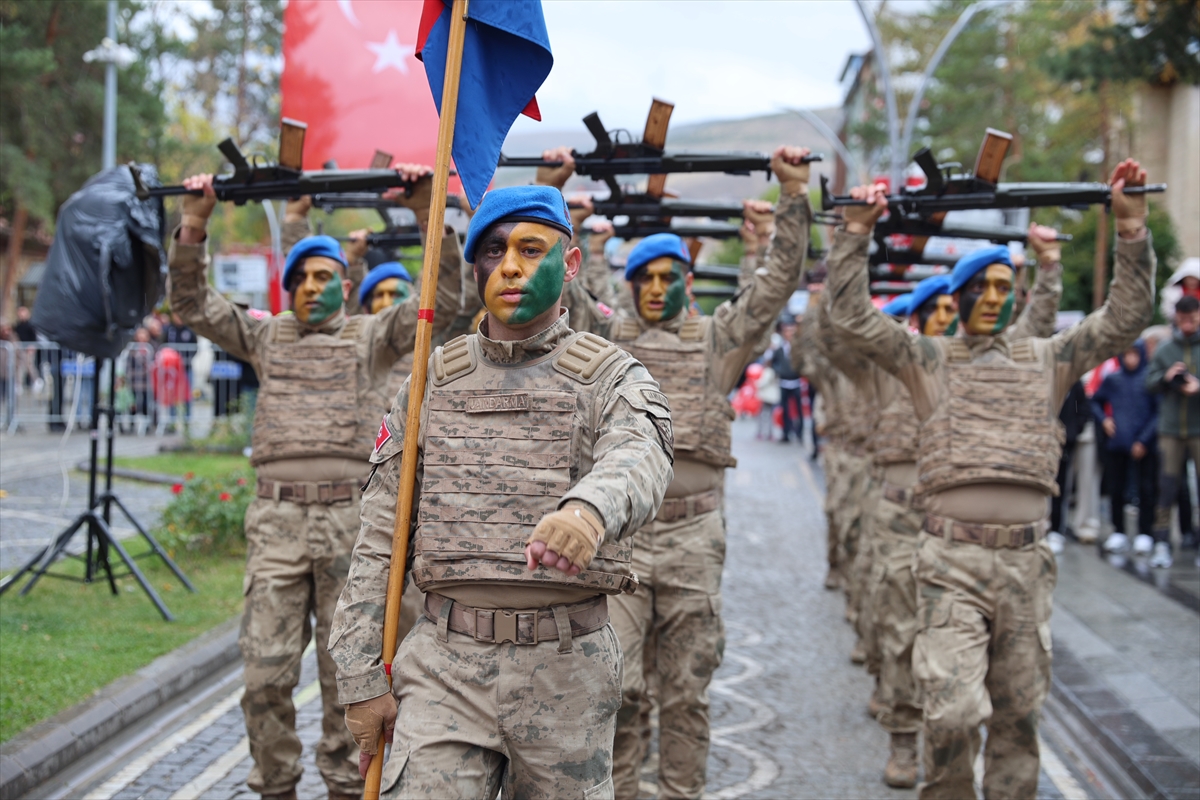 Trabzon ve çevre illerde Cumhuriyet'in 102. yıl dönümü kutlandı