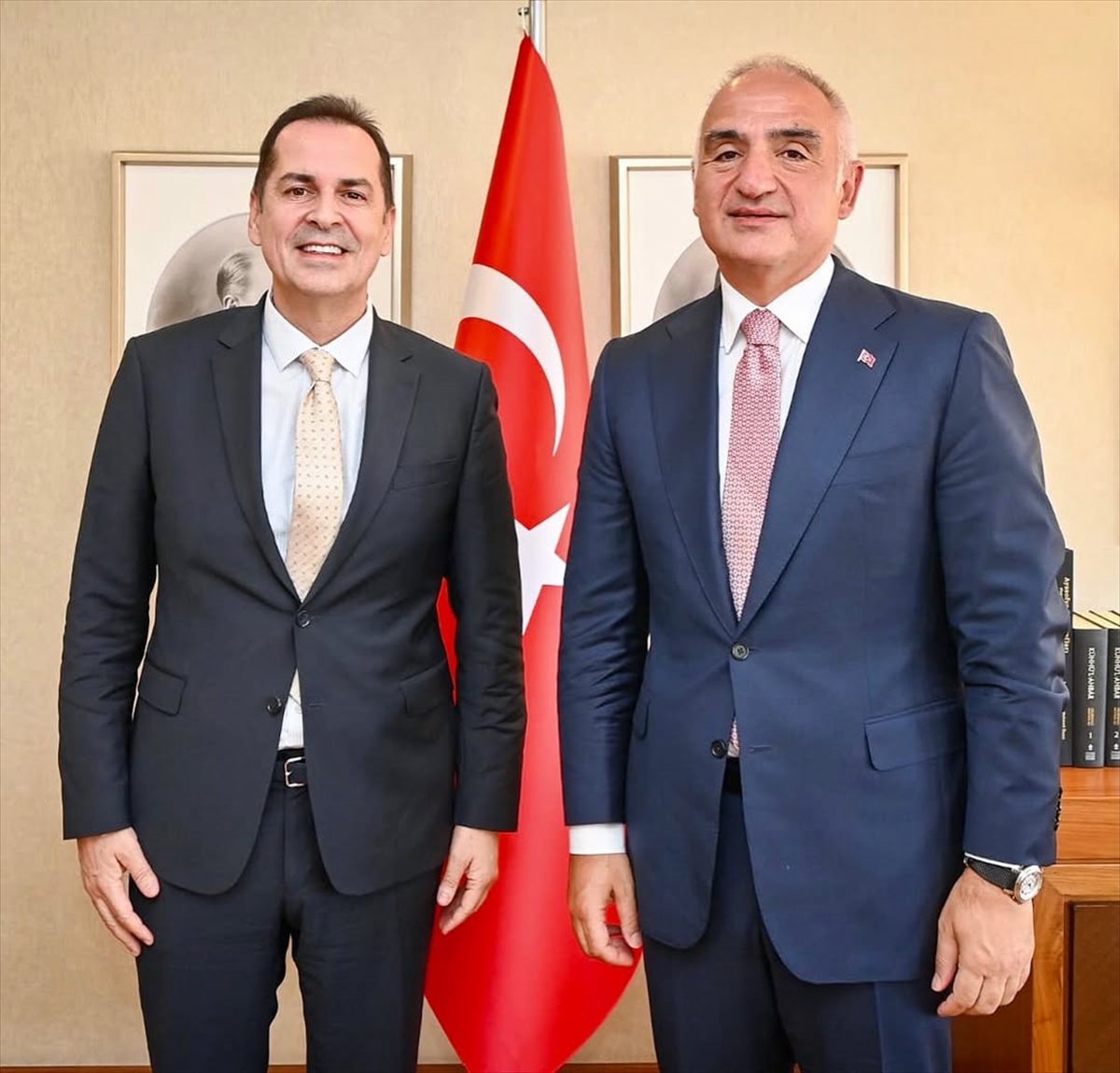 Bakan Ersoy, Antalyaspor Başkanı Perçin'i kabul etti