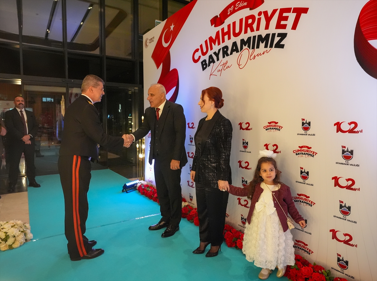 Diyarbakır'da Cumhuriyet Bayramı resepsiyonu yapıldı