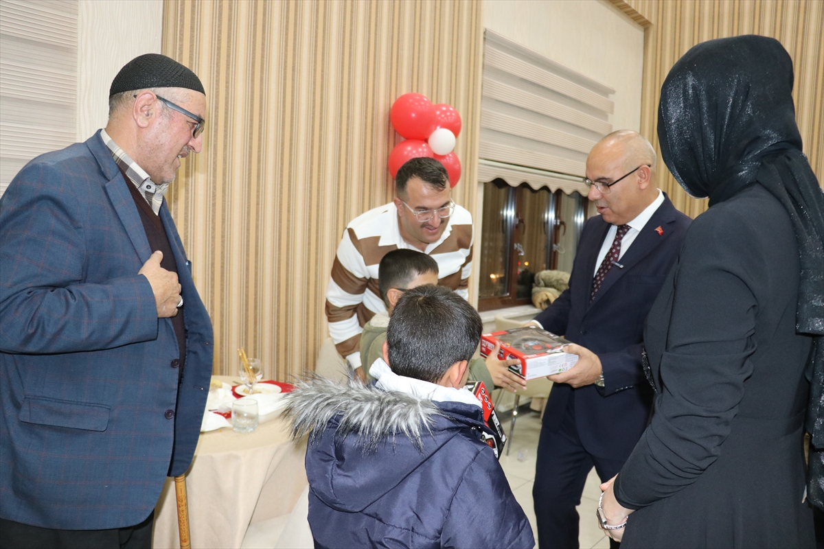 Ağrı, Ardahan ve Kars'ta Cumhuriyet'in 102. yılı dolayısıyla resepsiyon düzenlendi