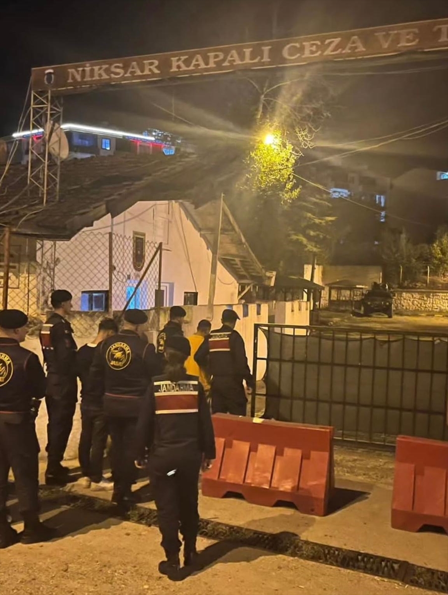 Tokat'ta evden hırsızlık yaptıkları iddia edilen 3 kişi tutuklandı