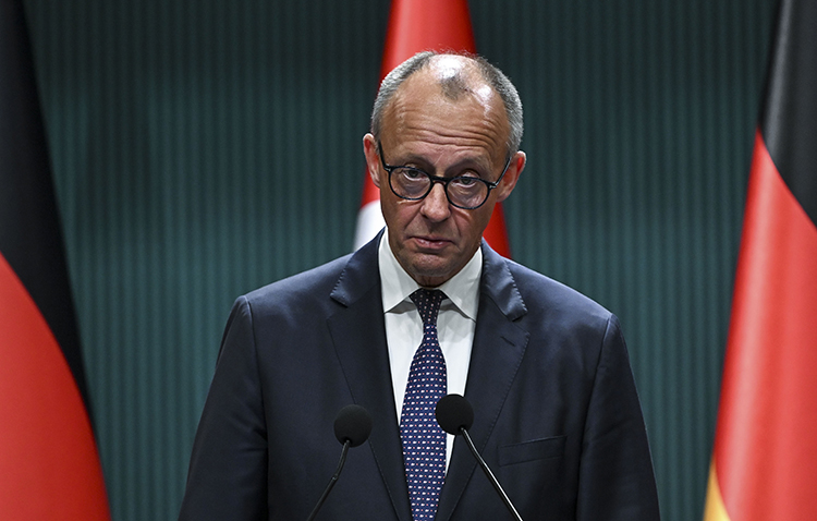 Merz, "bu uçaklar hepimizin ortak güvenliğine hizmet edecektir."