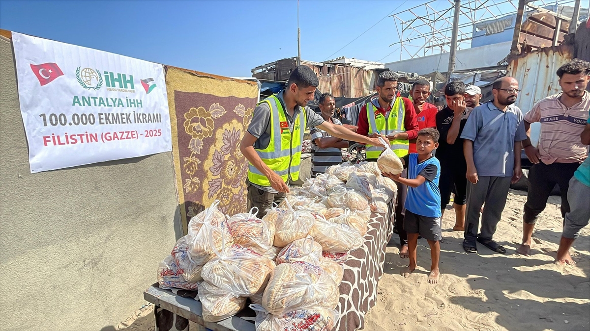 Antalya İHH, Gazze'ye 100 bin ekmek desteği sağladı