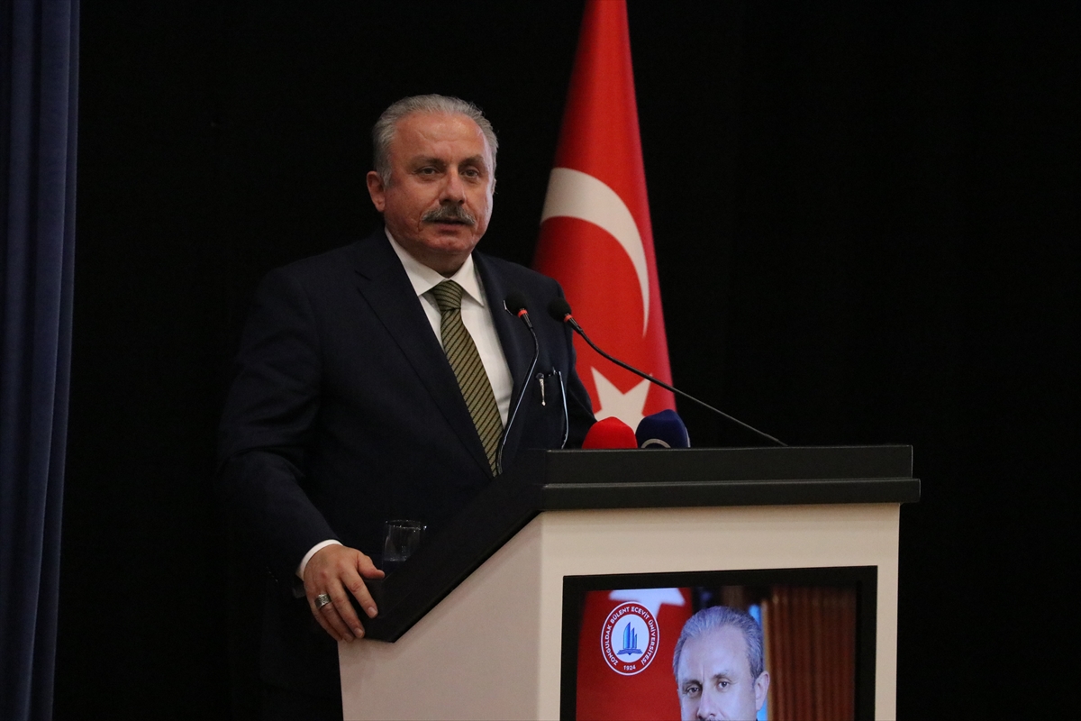 Zonguldak Bülent Ecevit Üniversitesi yeni akademik yılı açılış töreni düzenlendi