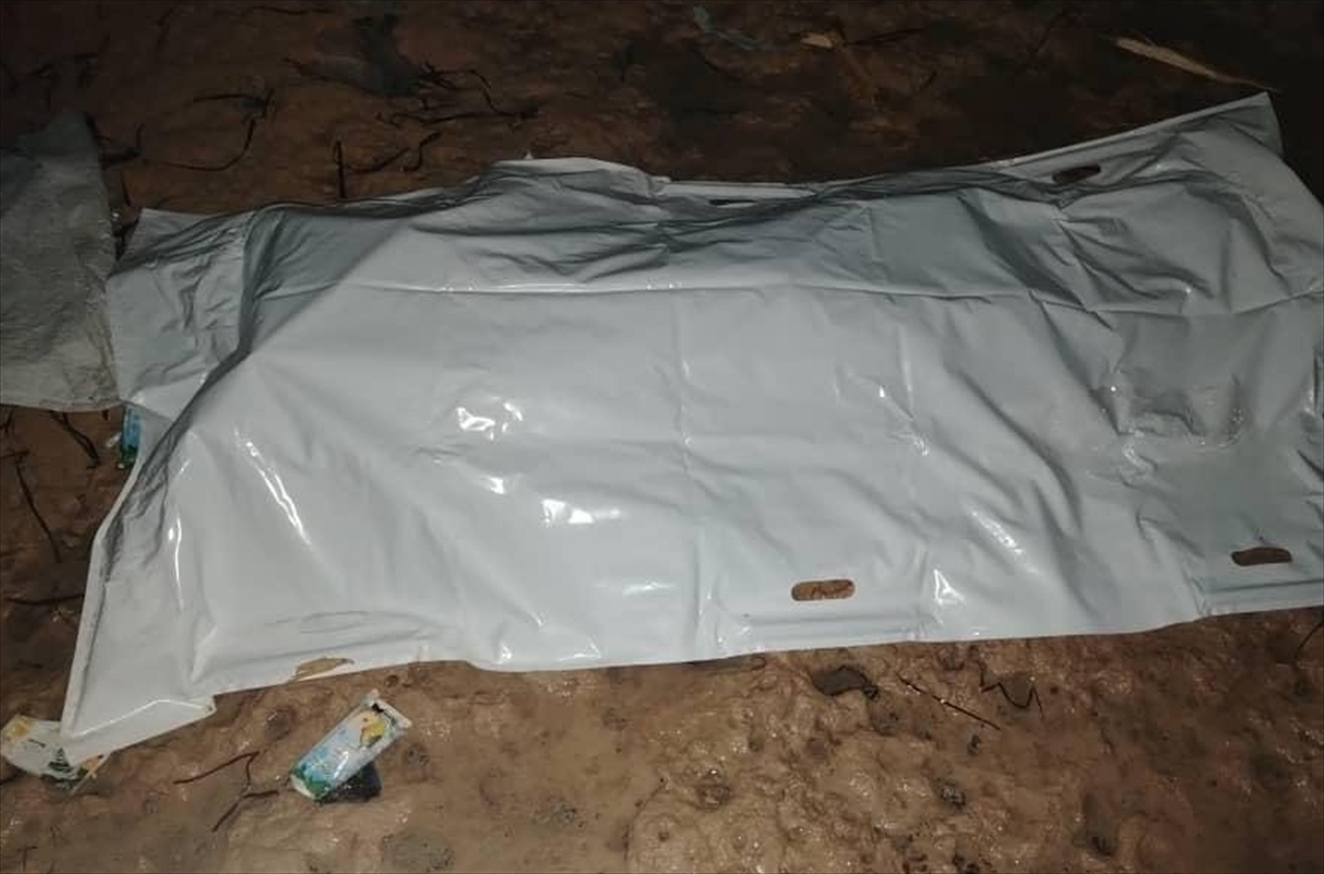 Libya açıklarında düzensiz göçmenleri taşıyan tekne battı, 18 kişi hayatını kaybetti