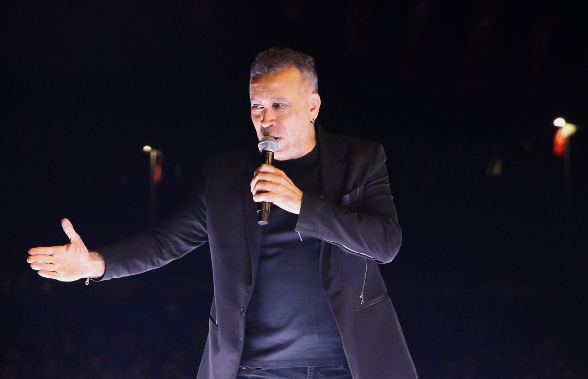 Haluk Levent Antalya'da konser verdi