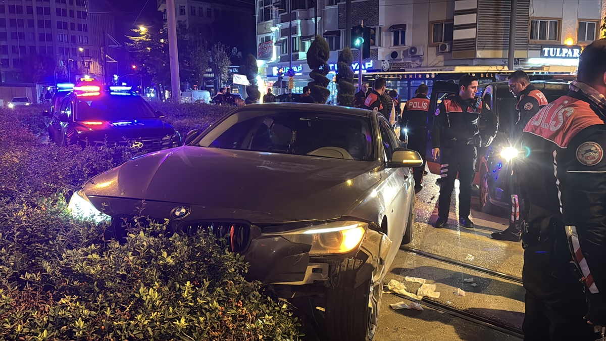 Eskişehir'de polisin "dur" ihtarına uymayıp kaçarken kaza yapan sürücü yakalandı