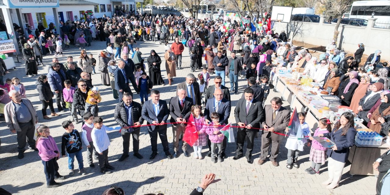 Ağrı’daki 103 okulda düzenlenen kermeslerden elde edilen 3 milyon lira Gazze’deki çocuklara bağışlanacak