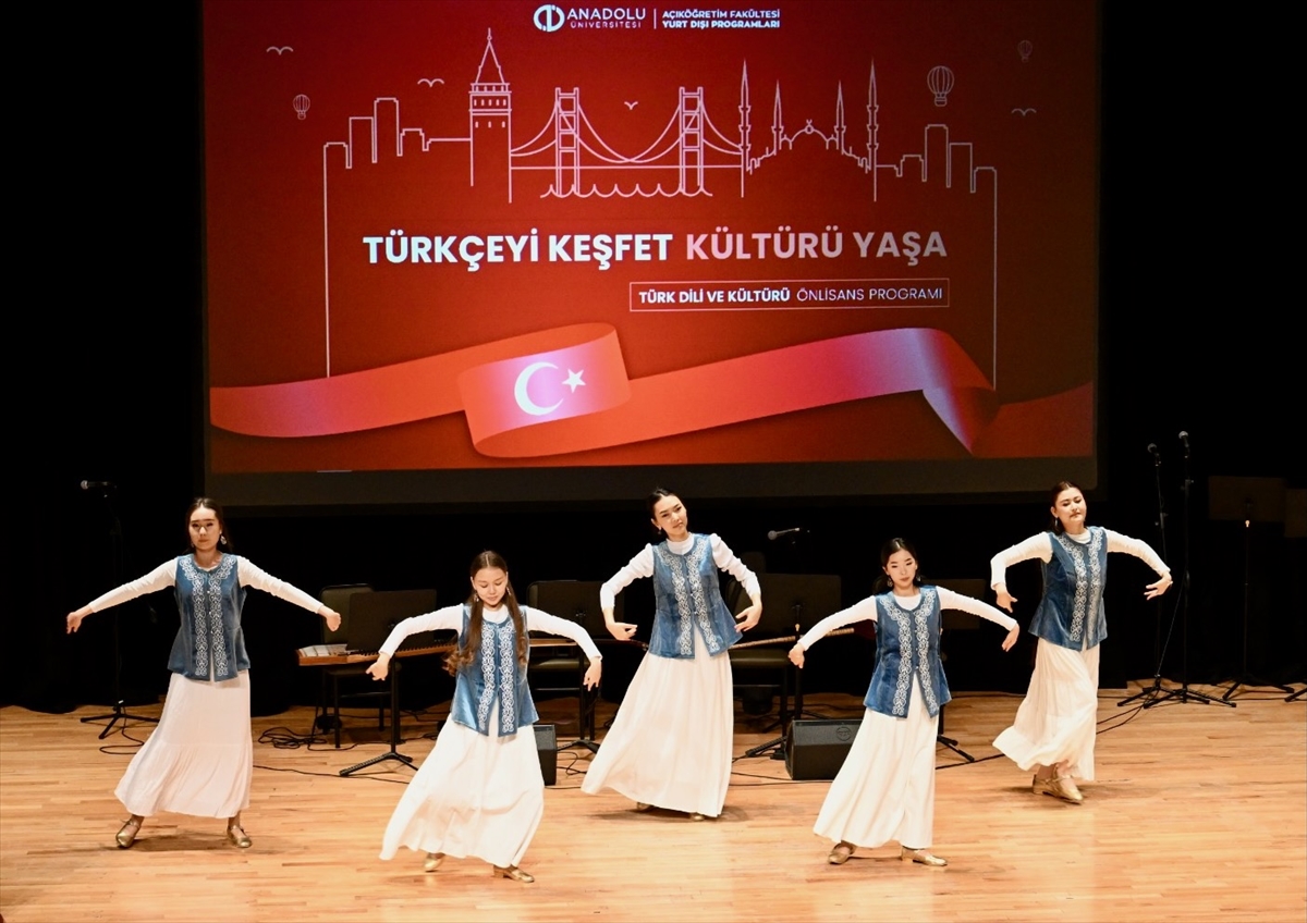 Anadolu Üniversitesi Türk Dili ve Kültürü Ön Lisans Programı tanıtıldı