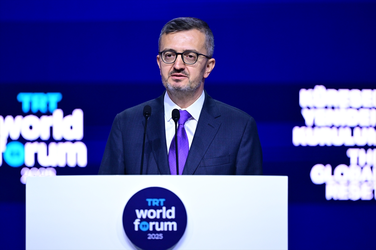 Bu karamsar ve iç karartıcı ortamda ihtiyacımız olan şey yeni fenerlerdir