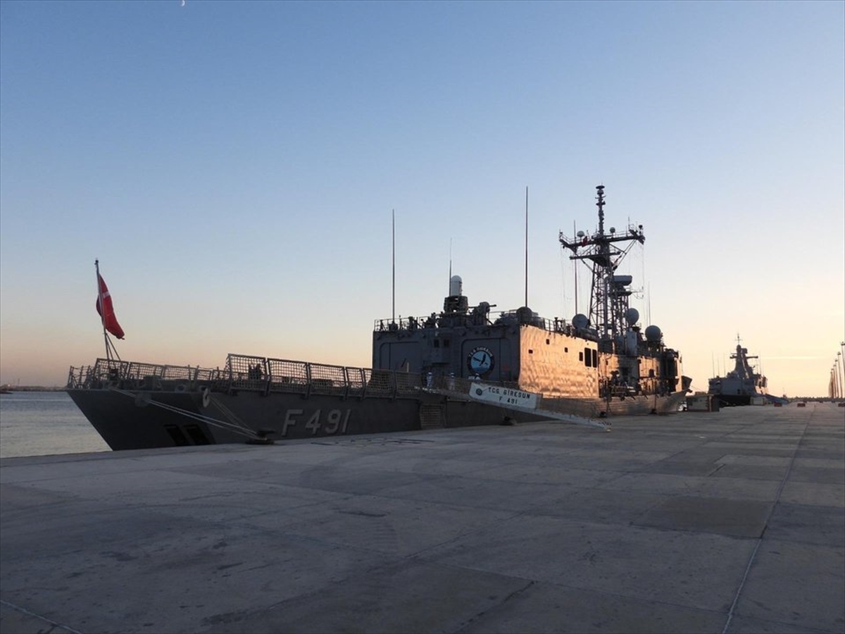 TCG Giresun Fırkateyni'nden 29 Ekim Cumhuriyet Bayramı kutlamaları kapsamında Mısır'a liman ziyareti