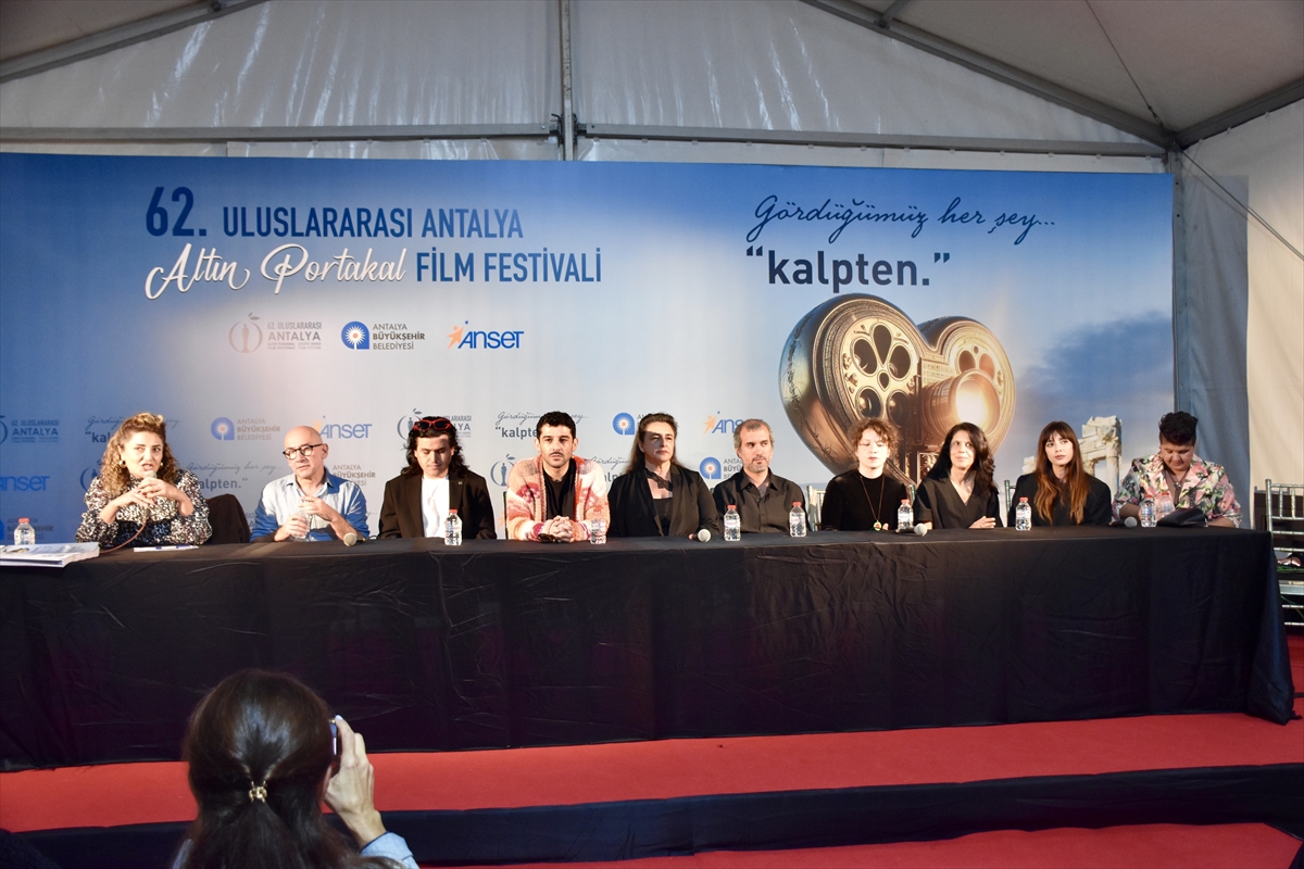 Antalya Altın Portakal Film Festivali'nde "En Güzel Cenaze Şarkıları" filmi gösterildi
