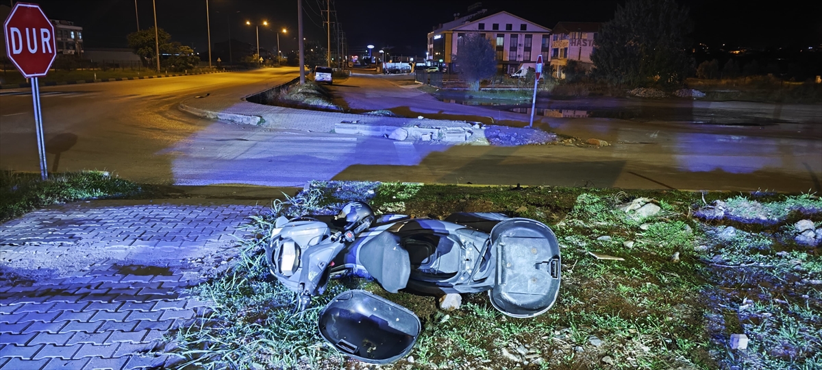 Muğla'da bariyerlere çarpan motosikletin sürücüsü öldü