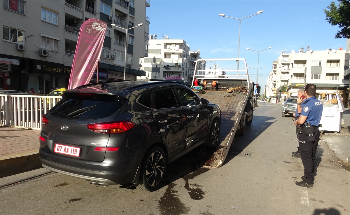 Muratpaşa Kaymakamı İhsan Kara trafik kazası geçirdi