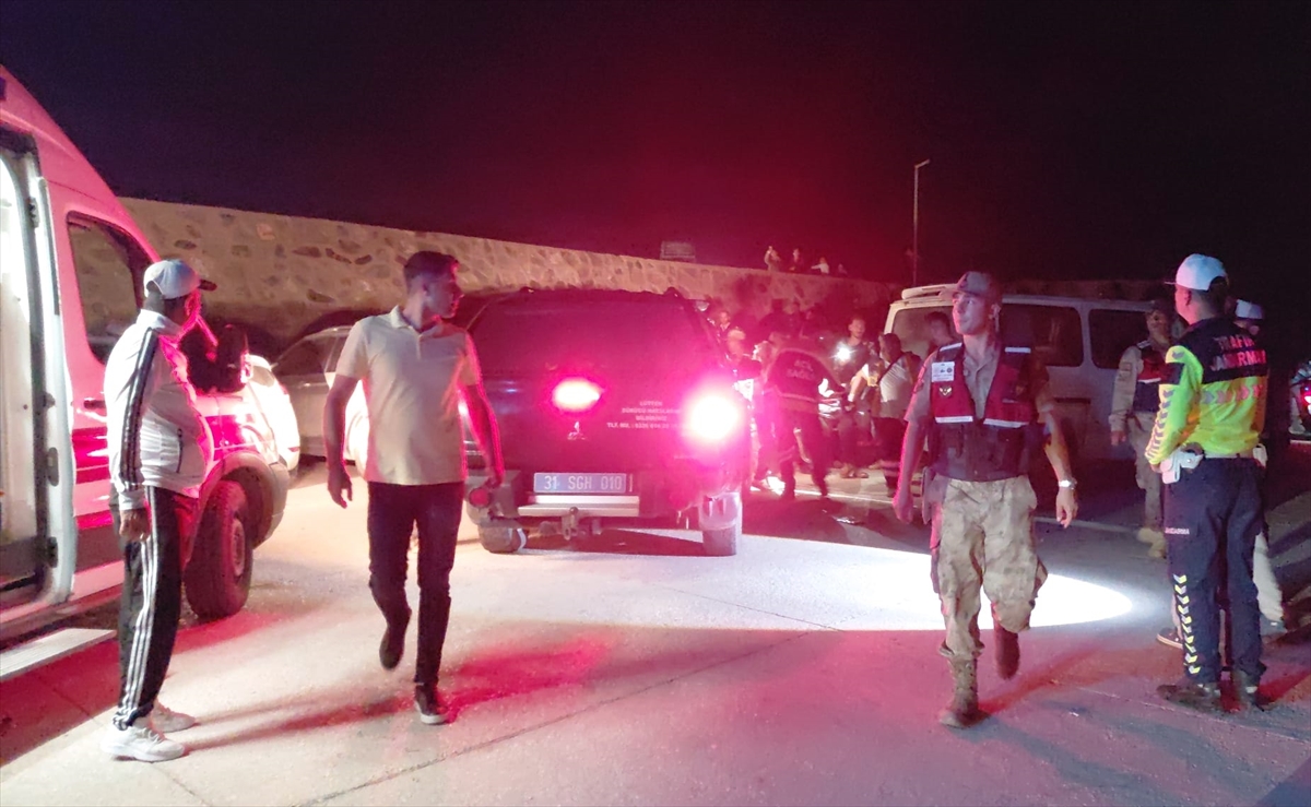 Hatay'da denize düşen genç kız boğulma tehlikesi geçirdi