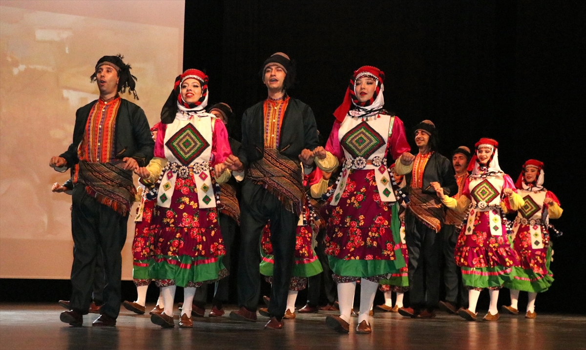 Erzurum'da SMA hastası iki çocuk için dans topluluğu gösteri yaptı