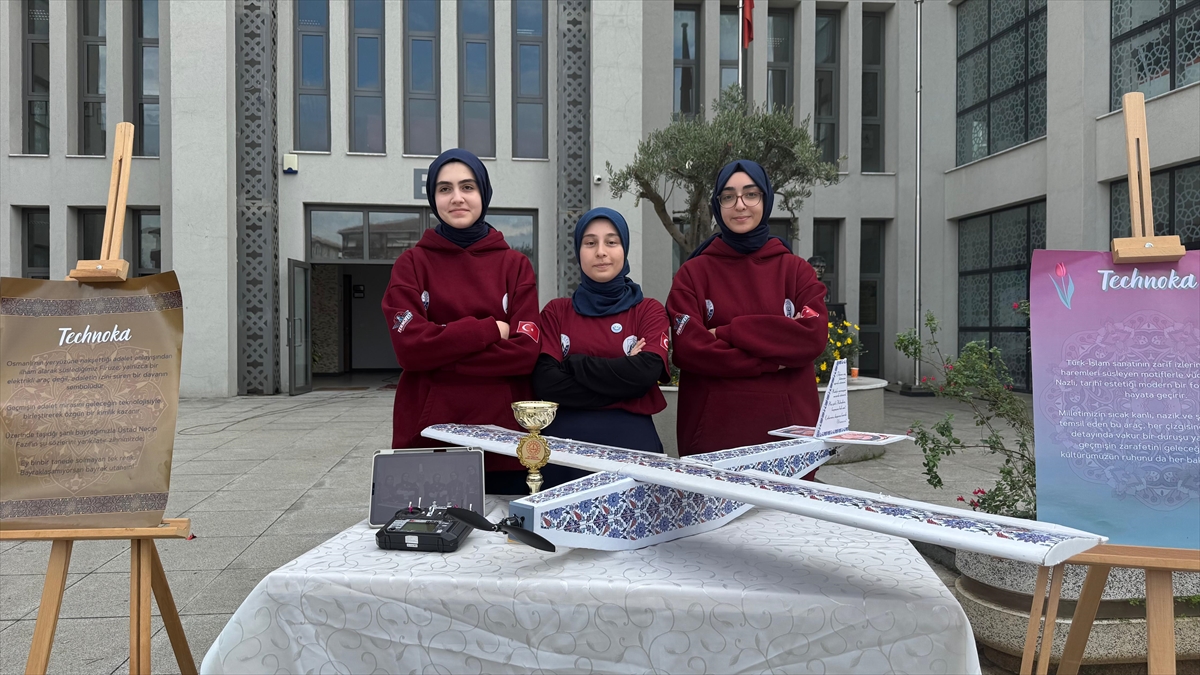 Kız öğrenciler, geliştirdikleri projelerle imam hatip geleneğini teknolojiyle buluşturuyor