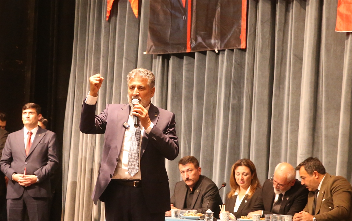 Diğer partiler sistem içinde çare ararken Milli Yol Partisi sistemi değiştirerek çare aramaktadır