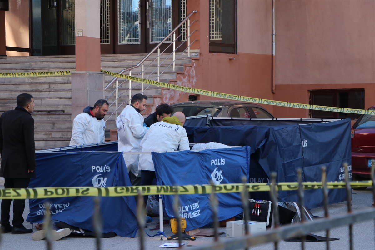 Erzurum'da tartıştığı kadını silahla öldüren kişi intihar etti