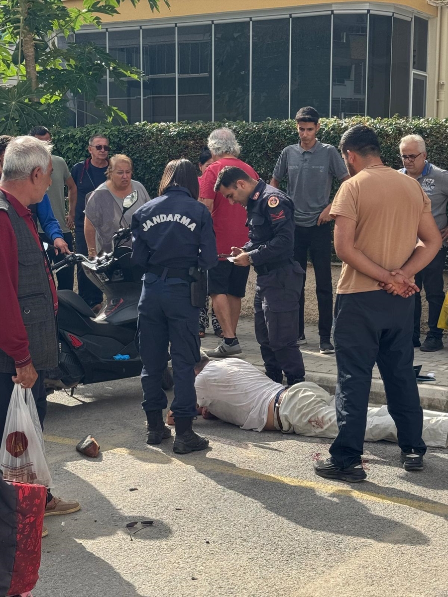 Antalya'da eşini bıçakla yaralayan kişi gözaltına alındı