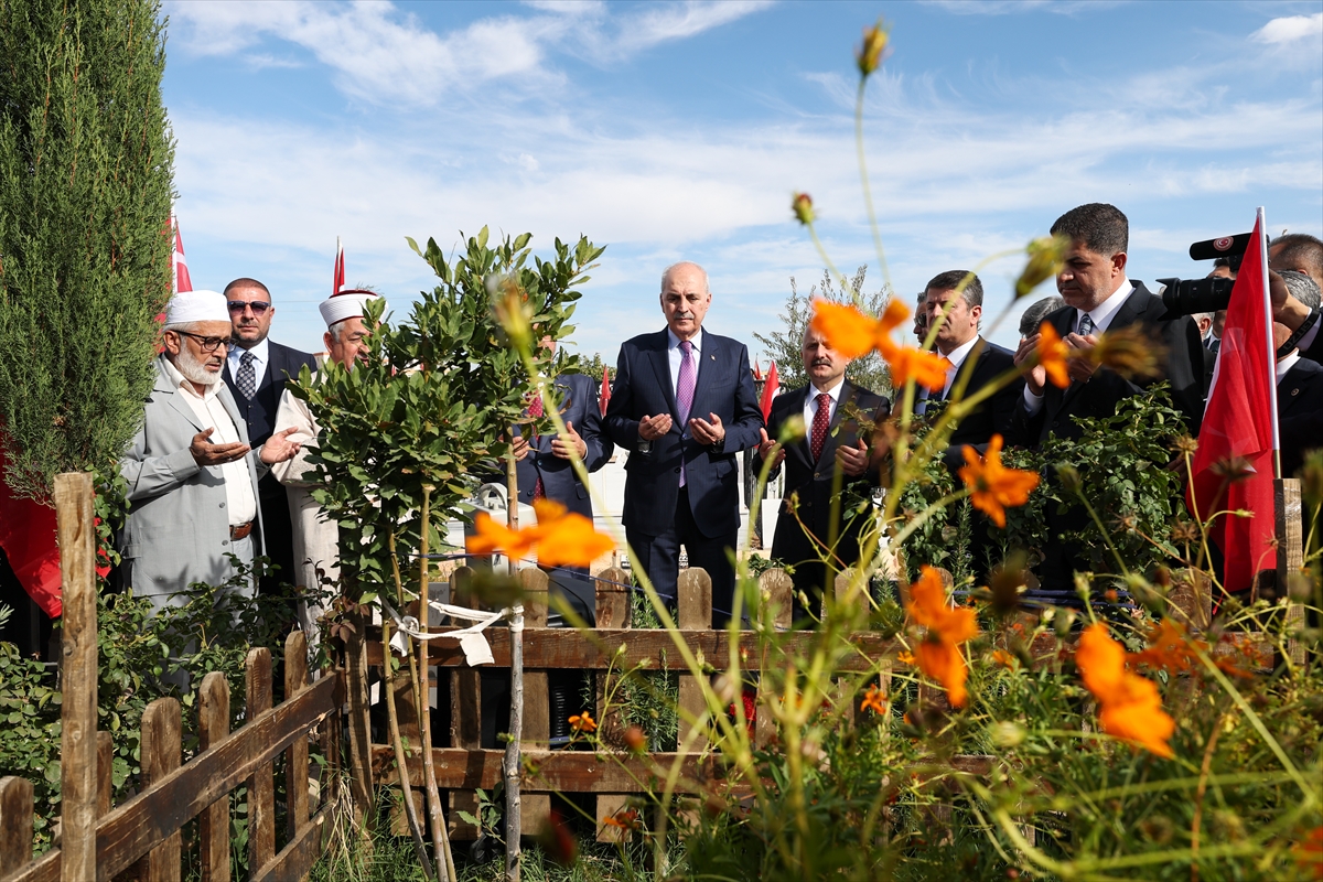 TBMM Başkanı Kurtulmuş, Adıyaman'da Deprem Şehitleri Mezarlığı'nı ziyaret etti