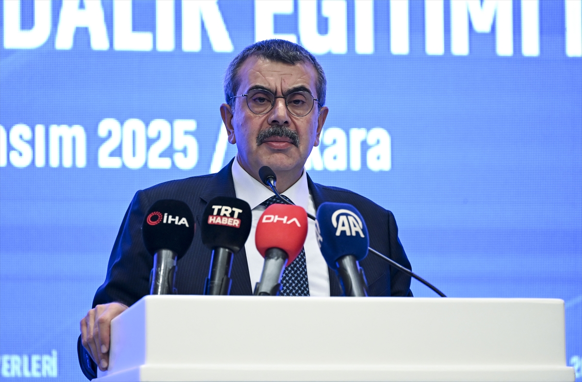 2013 yılında bu bursları FETÖ vesayetinden kurtardık