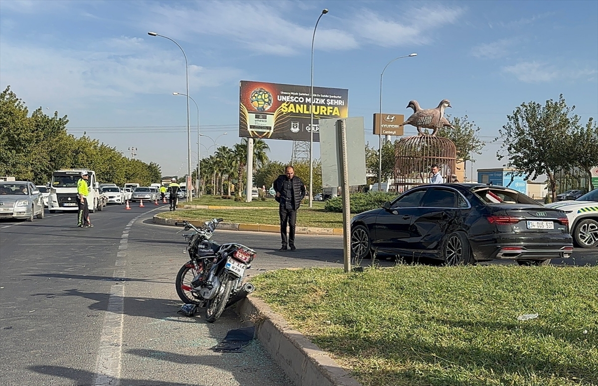 Şanlıurfa'da otomobille çarpışan motosikletteki 2 kişi yaşamını yitirdi