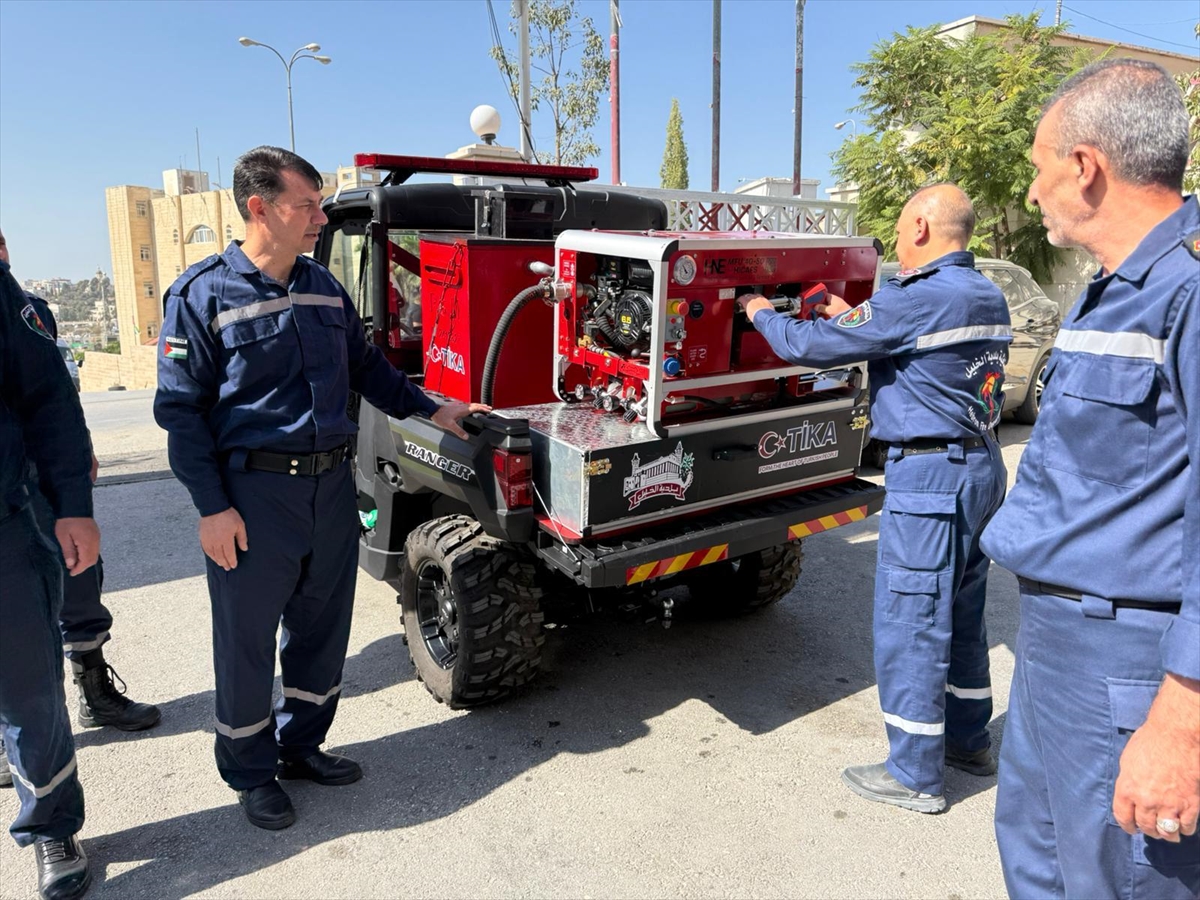 TİKA, Filistin'in El Halil kentinde yangınla mücadele kapasitesini güçlendirdi