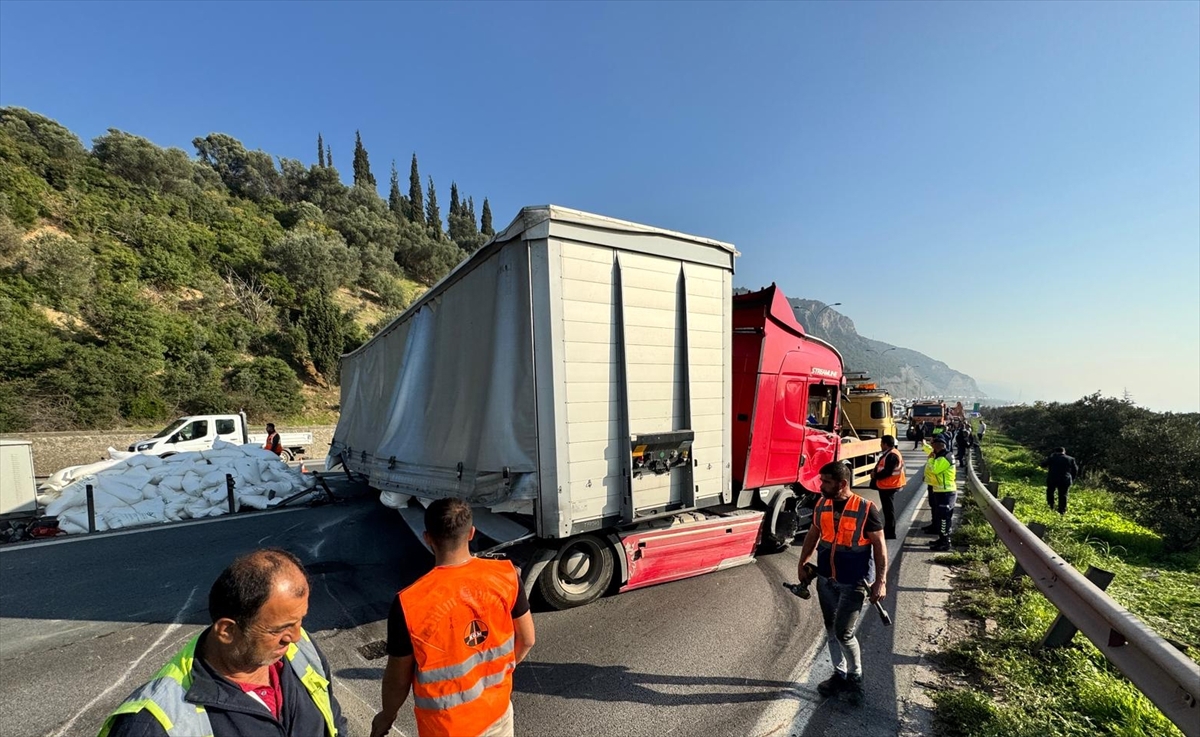 Anadolu Otoyolu Kocaeli kesimindeki zincirleme kaza ulaşımı aksattı