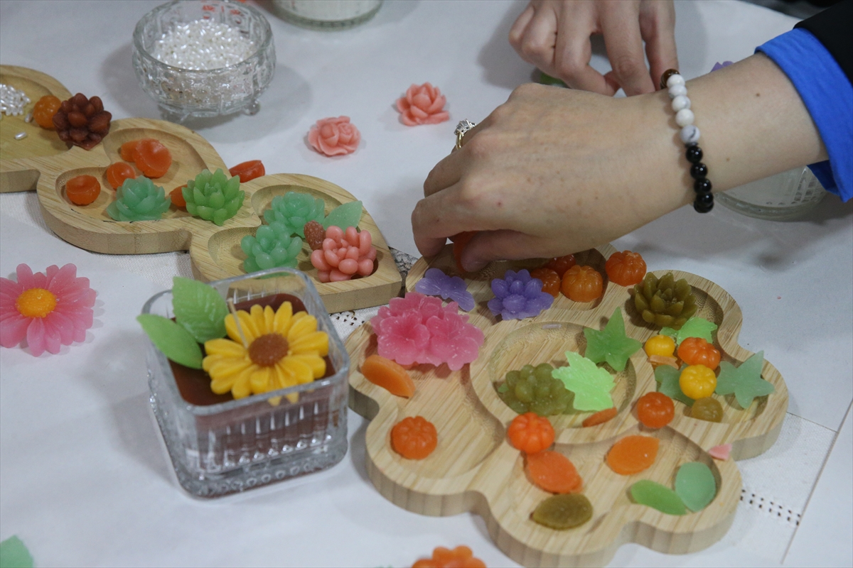 Tokatlı Kadınlar Sabun, Mum ve Takı Öğrenimi İçin Bir Araya Geliyor.