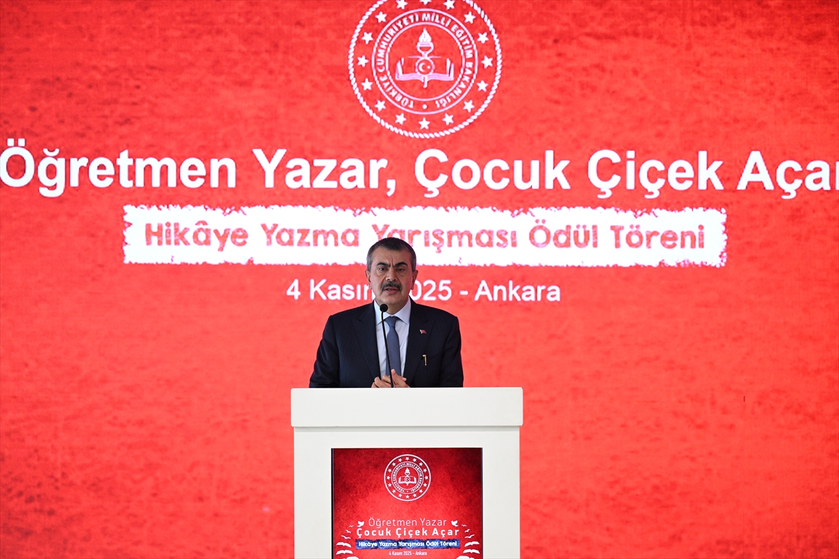 “Öğretmen Yazar, Çocuk Çiçek Açar"
