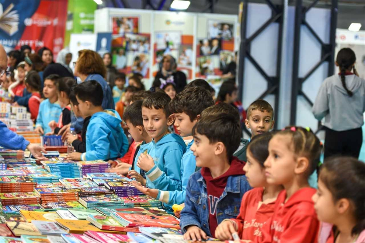 11. Malatya Anadolu Kitap Fuarı devam ediyor