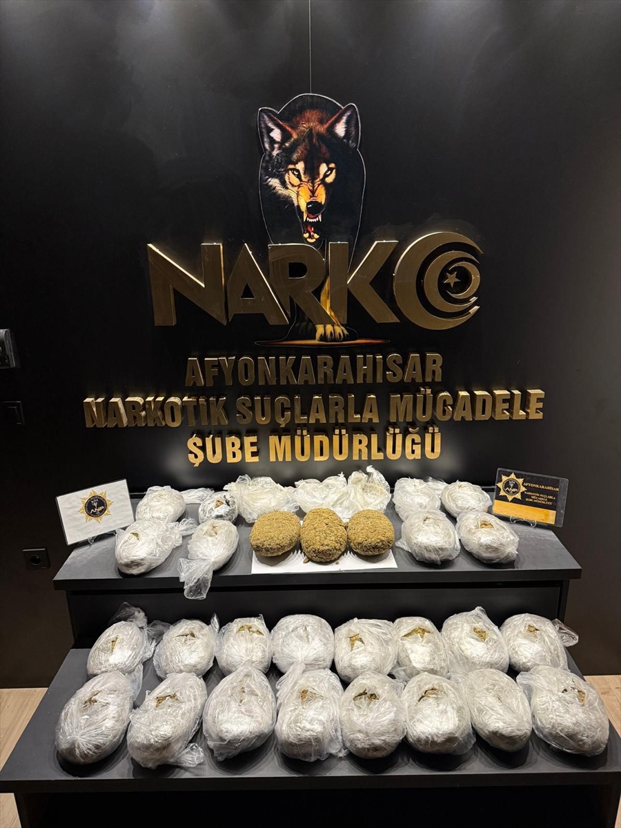 Afyonkarahisar'da aracında uyuşturucu ele geçirilen şüpheli tutuklandı